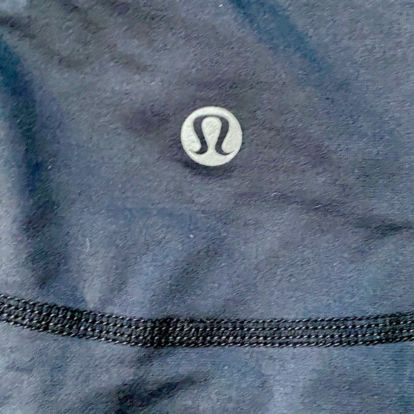 $0 FREE Lululemon Tank with any other purchase fr closet- value $29 - Picture 10 of 10